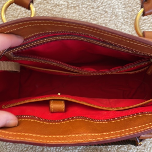 Dooney and Bourke purse. - Picture 5 of 6